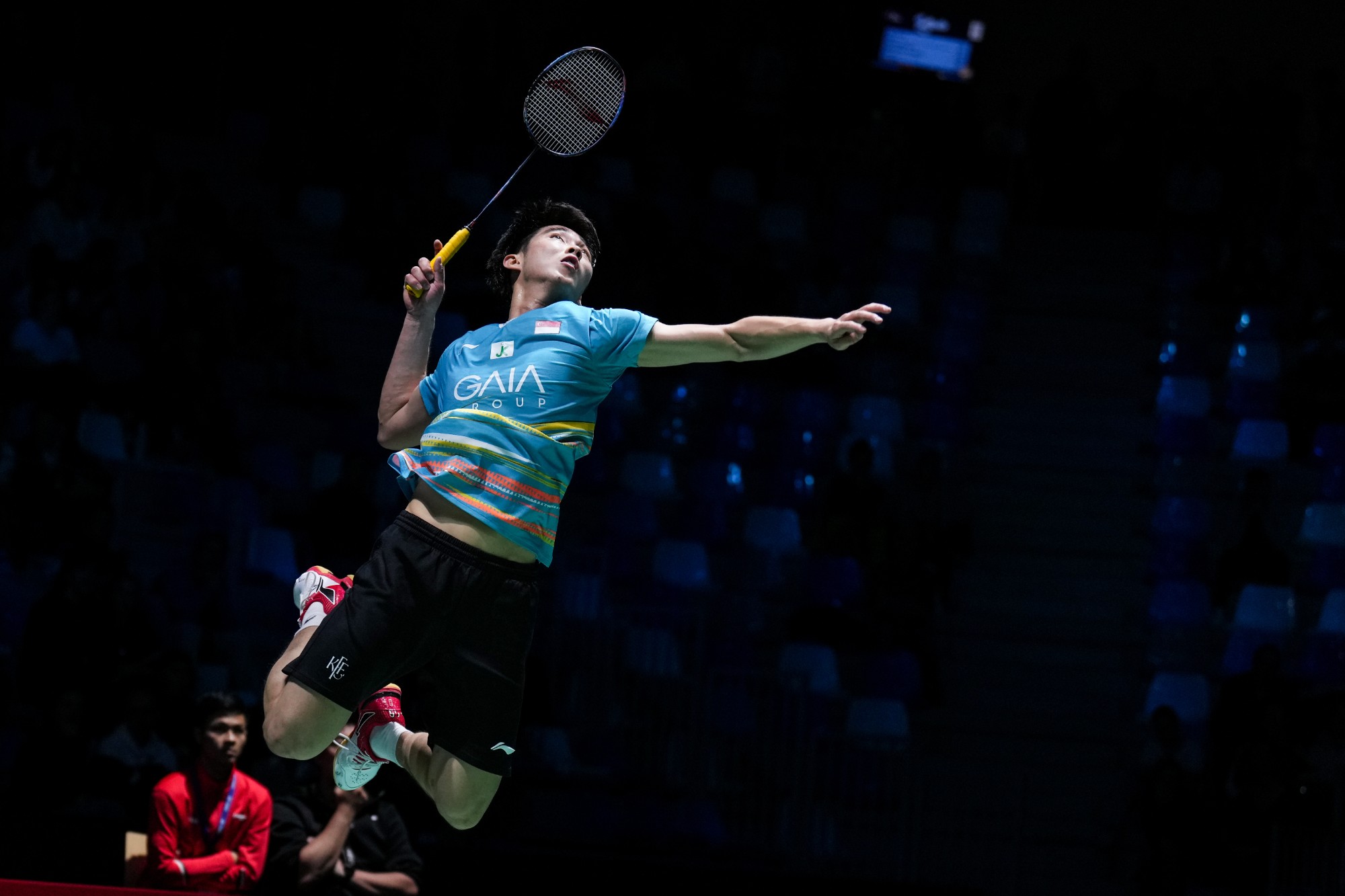 Loh Kean Yew leaping into a smash